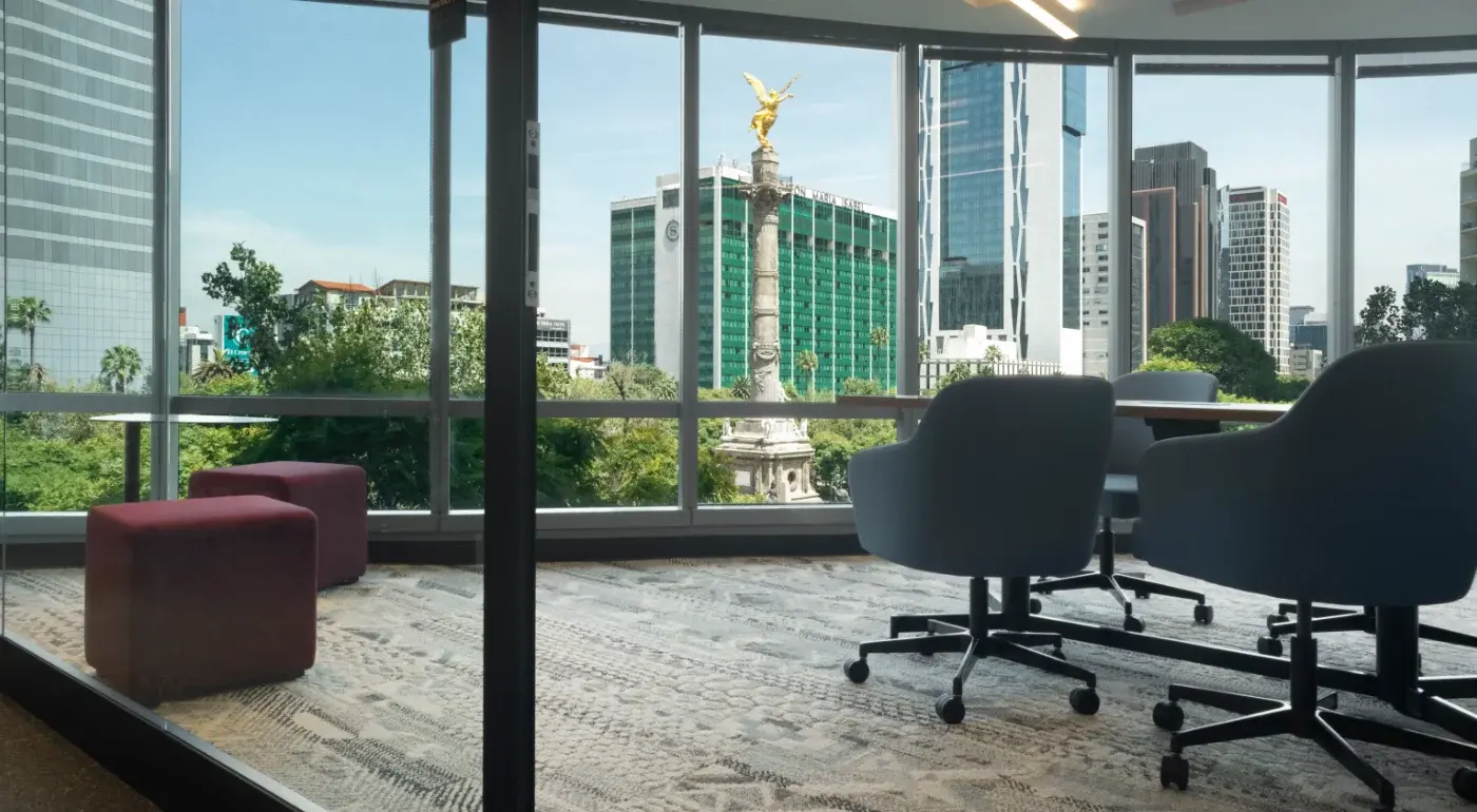 Why You Should Use a Coworking Space in the Reforma Neighborhood of Mexico City